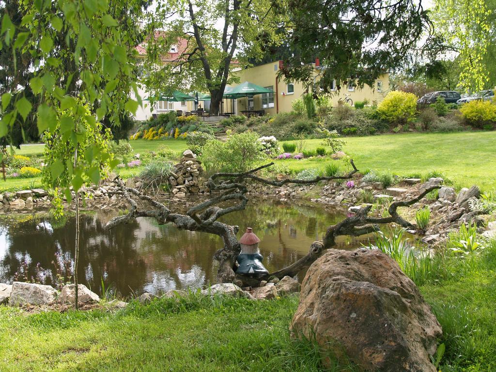 Pension Pod Šibeňákem Strmilov Esterno foto